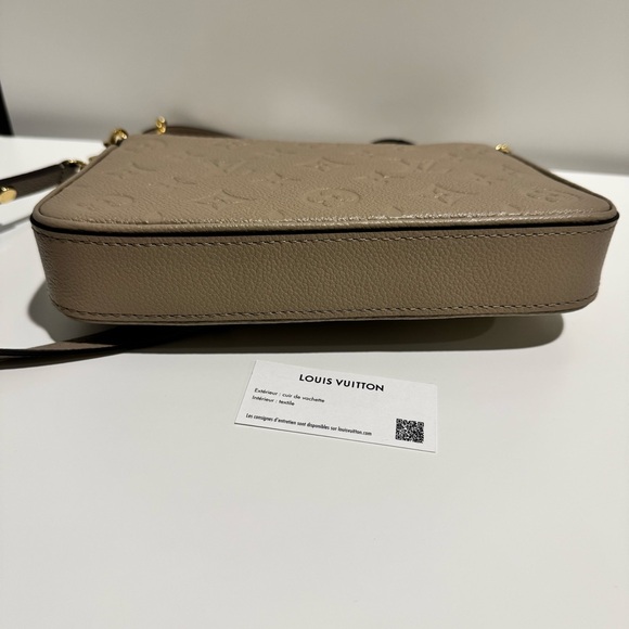 Louis Vuitton Easy on Pouch Bag Turtledove Grey - Picture 11 of 16